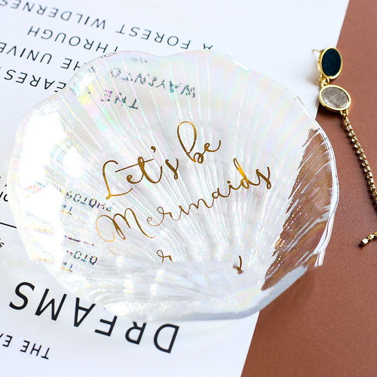 Manicure Plate With Gold Letters And Shell Plate Decoration Dessert