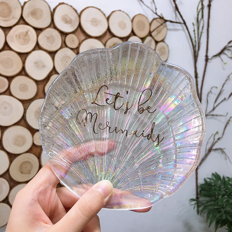 Manicure Plate With Gold Letters And Shell Plate Decoration Dessert