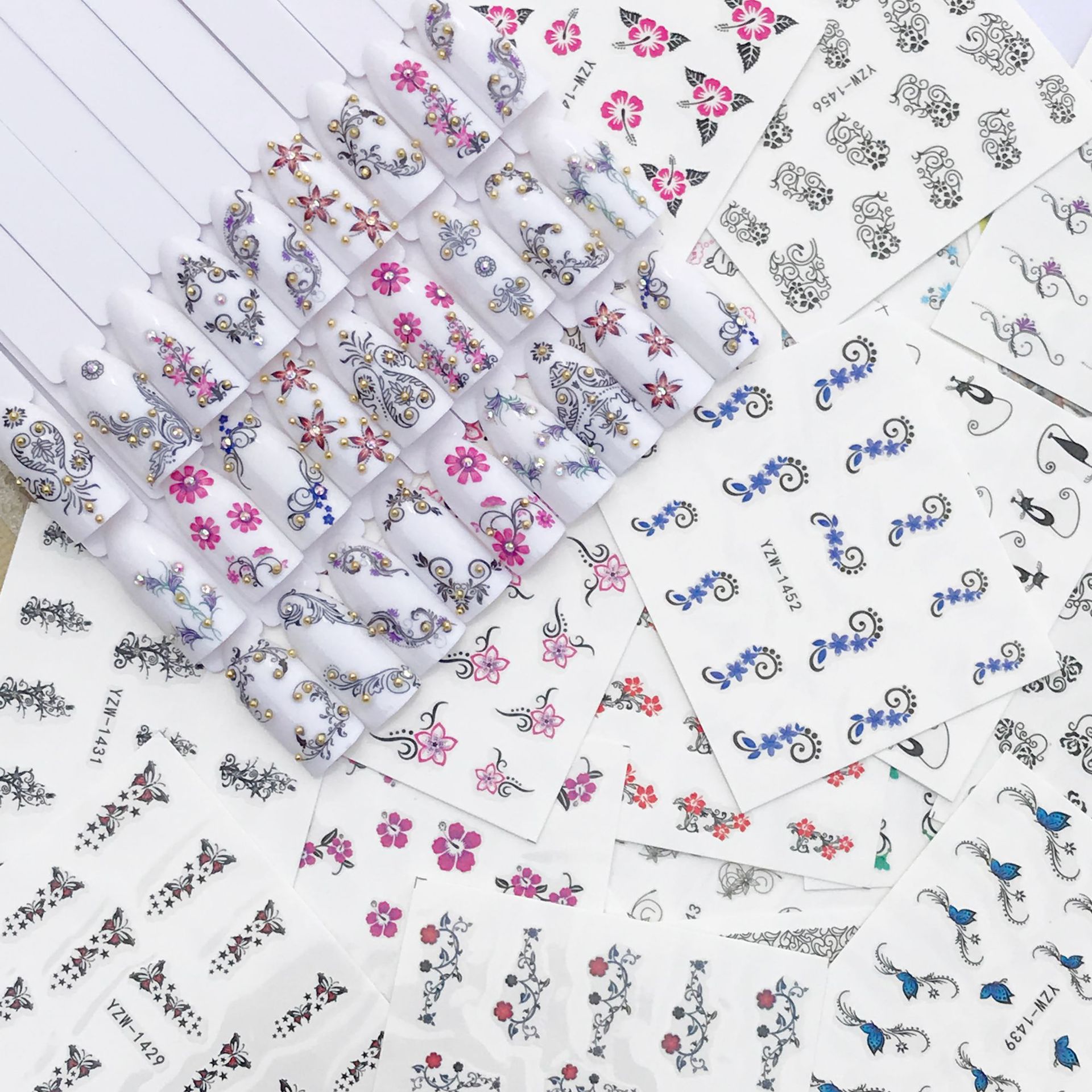 Black And White Lace Bright And Prosperous Series Of Nail Polish Full Stickers Set Of 50