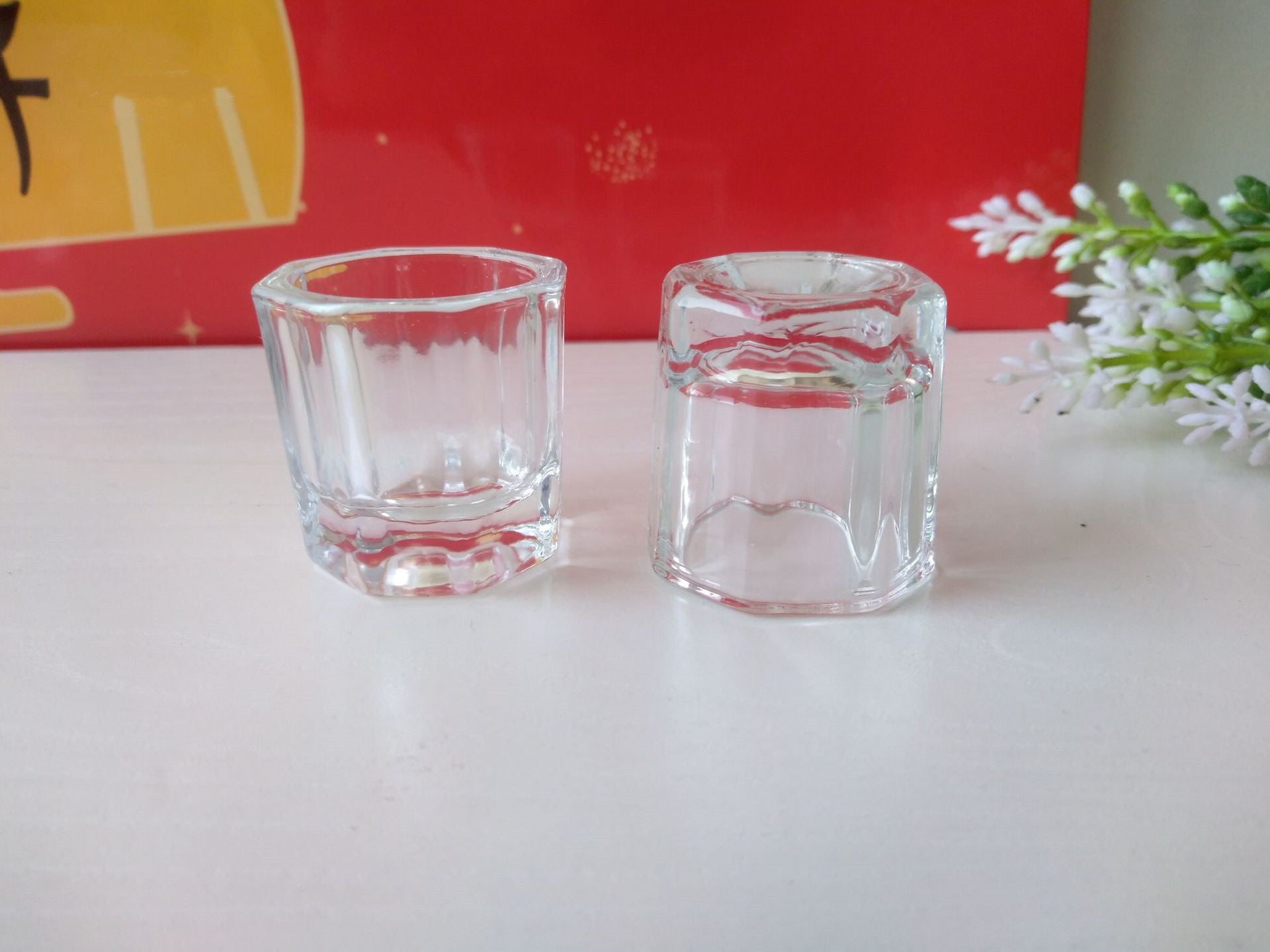 Small octagonal cup Glass manicure cup